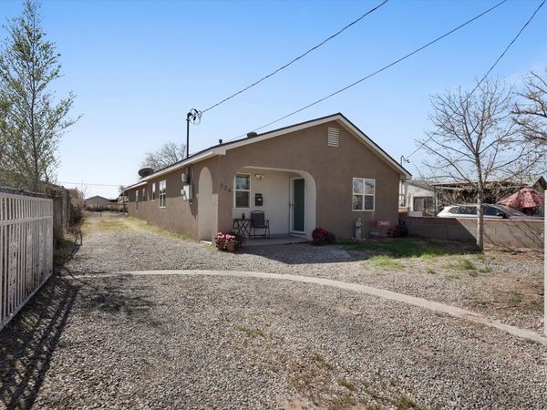 524 Aztec Road NW, Albuquerque, NM 87107