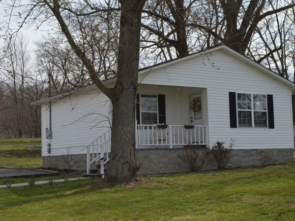 302 Bridge St E, Wartrace, TN 37183