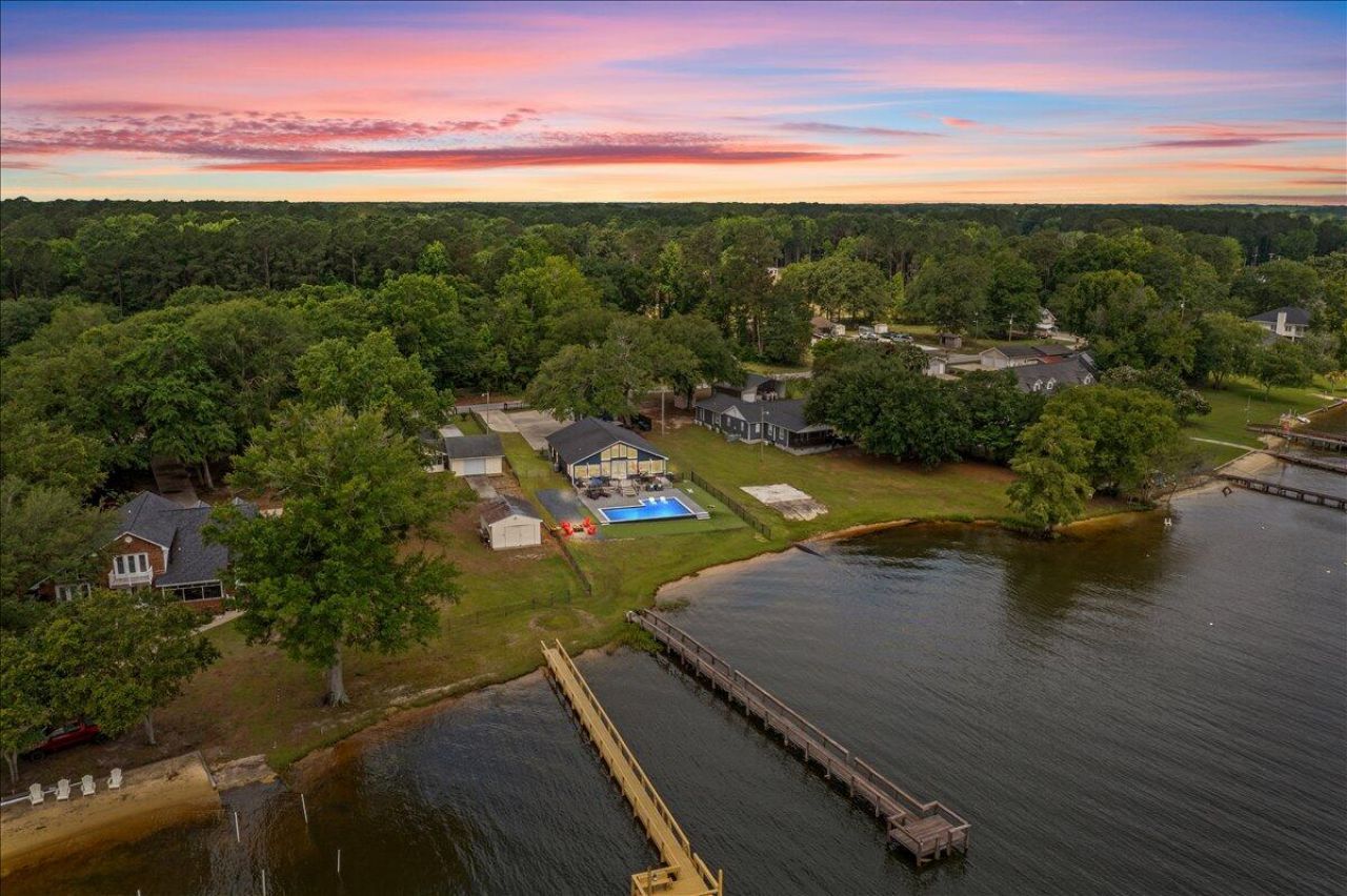 1317 Lakeview Drive Photo 6