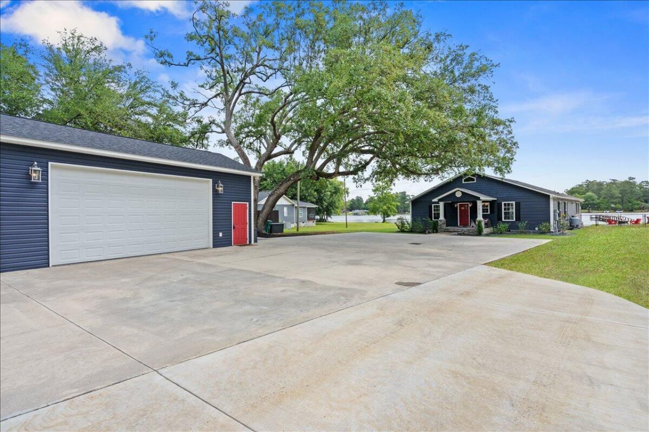 1317 Lakeview Drive Photo 8