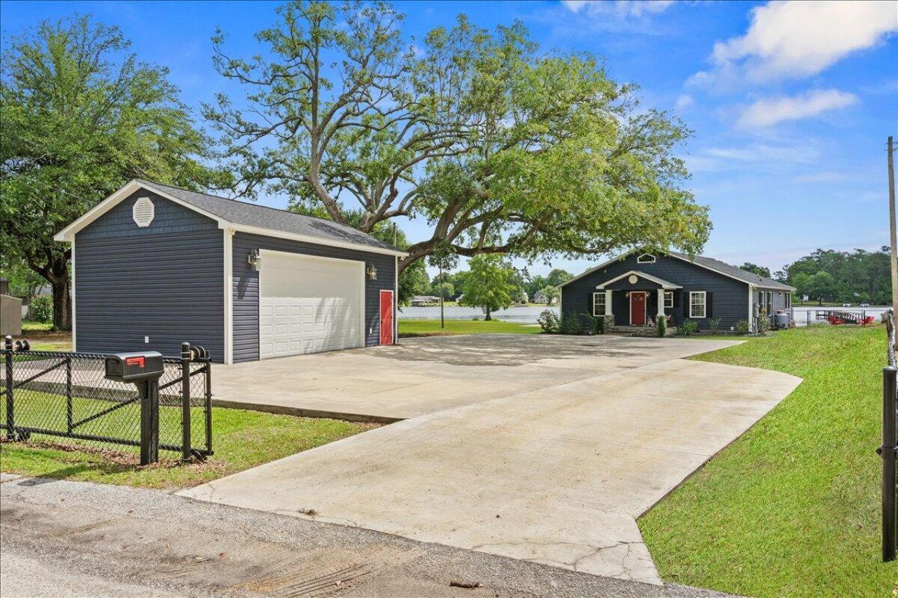 1317 Lakeview Drive Photo 9