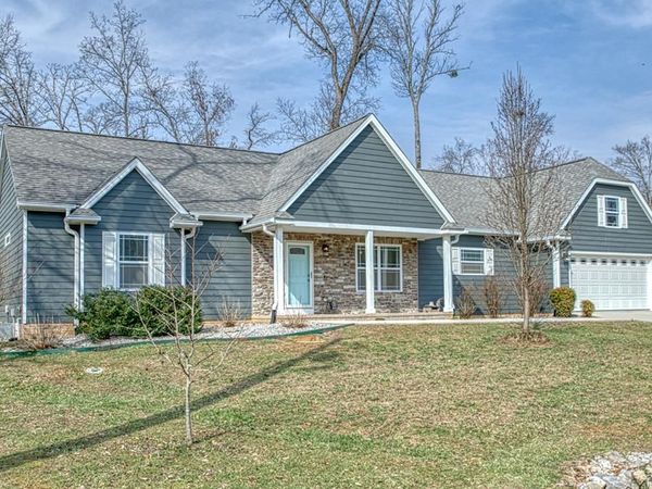 4912 Greenbrook Dr, Cookeville, TN 38506