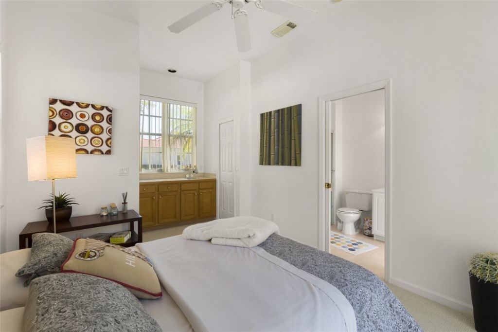 865 Island Club Square, Vero Beach, FL 32963 Photo