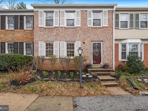 10 INGLESIDE COURT, ROCKVILLE, MD 20850