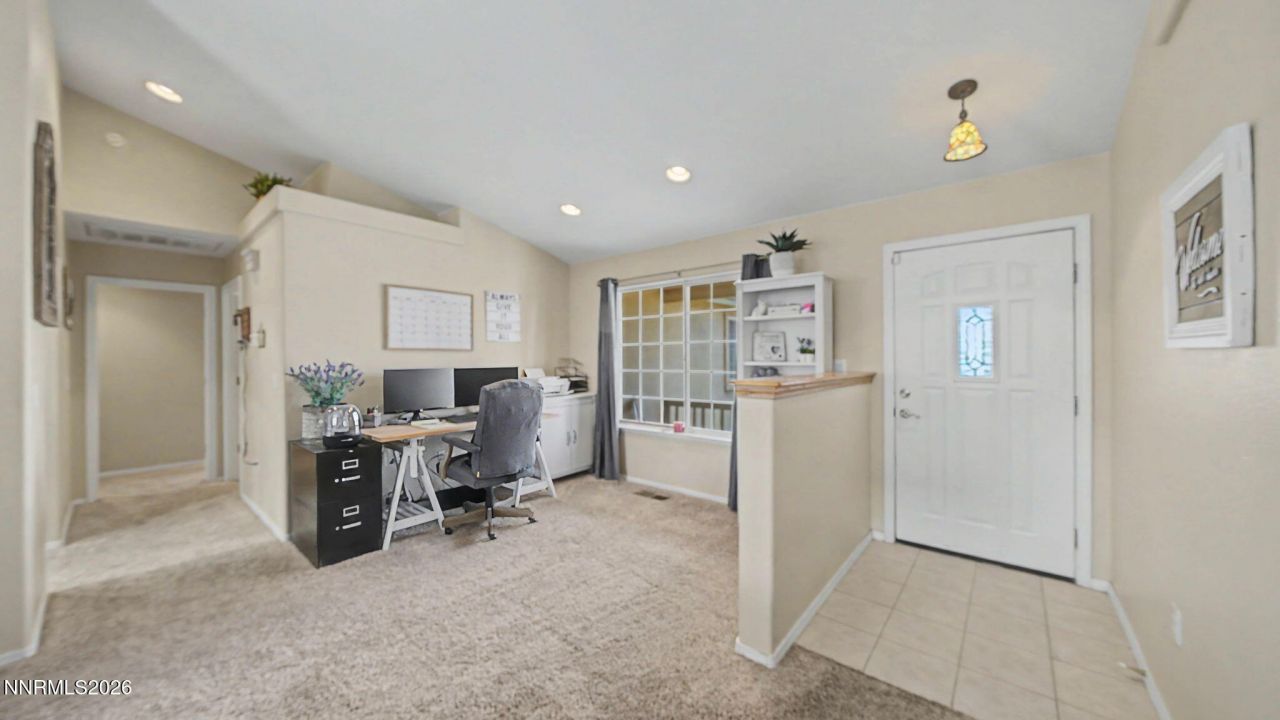 906 Julia Lane, Fernley, NV 89408 Photo