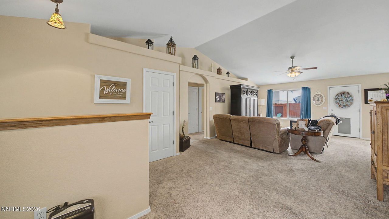 906 Julia Lane, Fernley, NV 89408 Photo