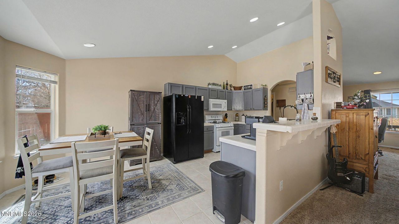 906 Julia Lane, Fernley, NV 89408 Photo