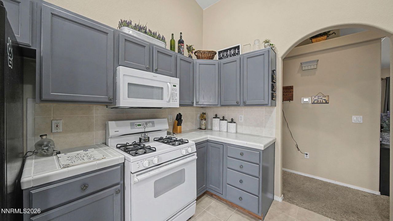 906 Julia Lane, Fernley, NV 89408 Photo