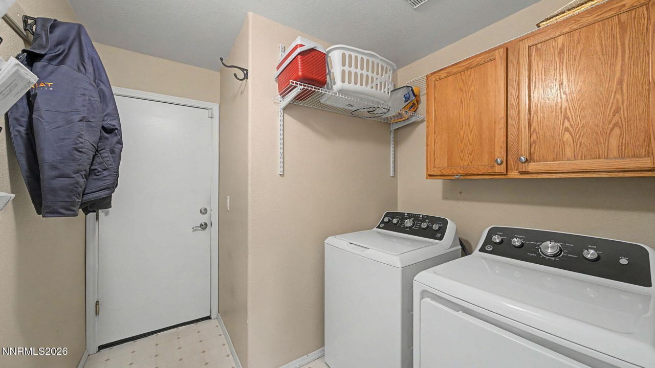 906 Julia Lane, Fernley, NV 89408 Photo