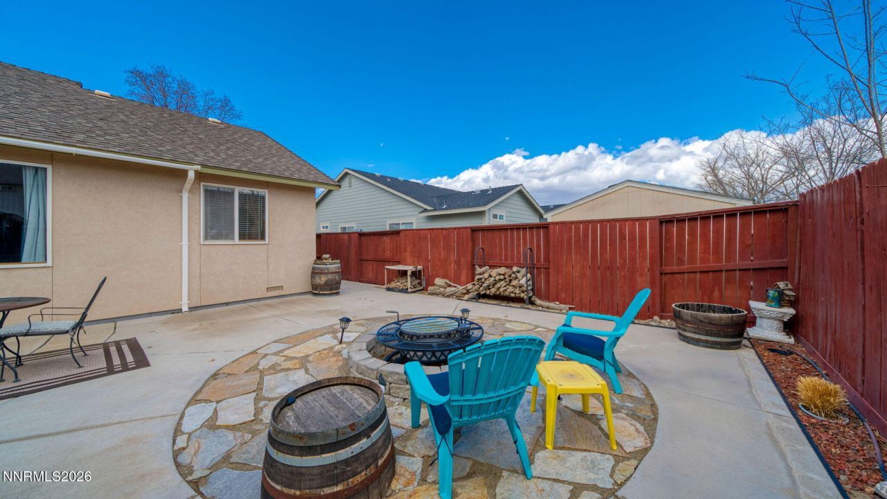 906 Julia Lane, Fernley, NV 89408 Photo