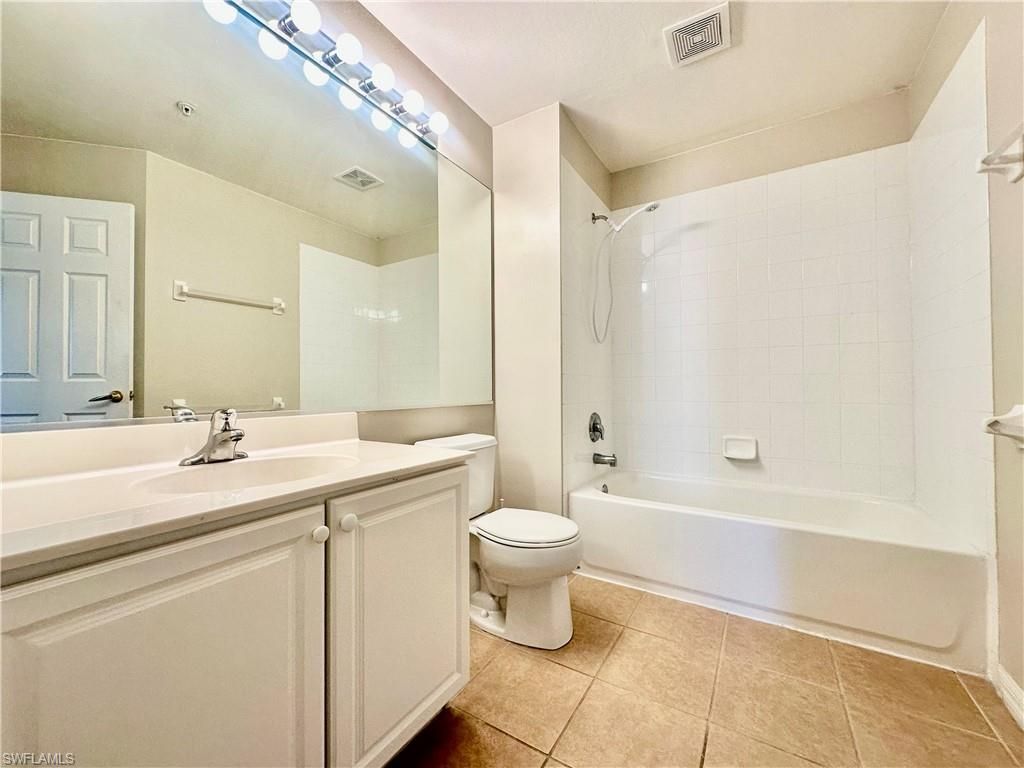 996 Hampton Cir , Unit 71, Naples, FL 34105 Photo
