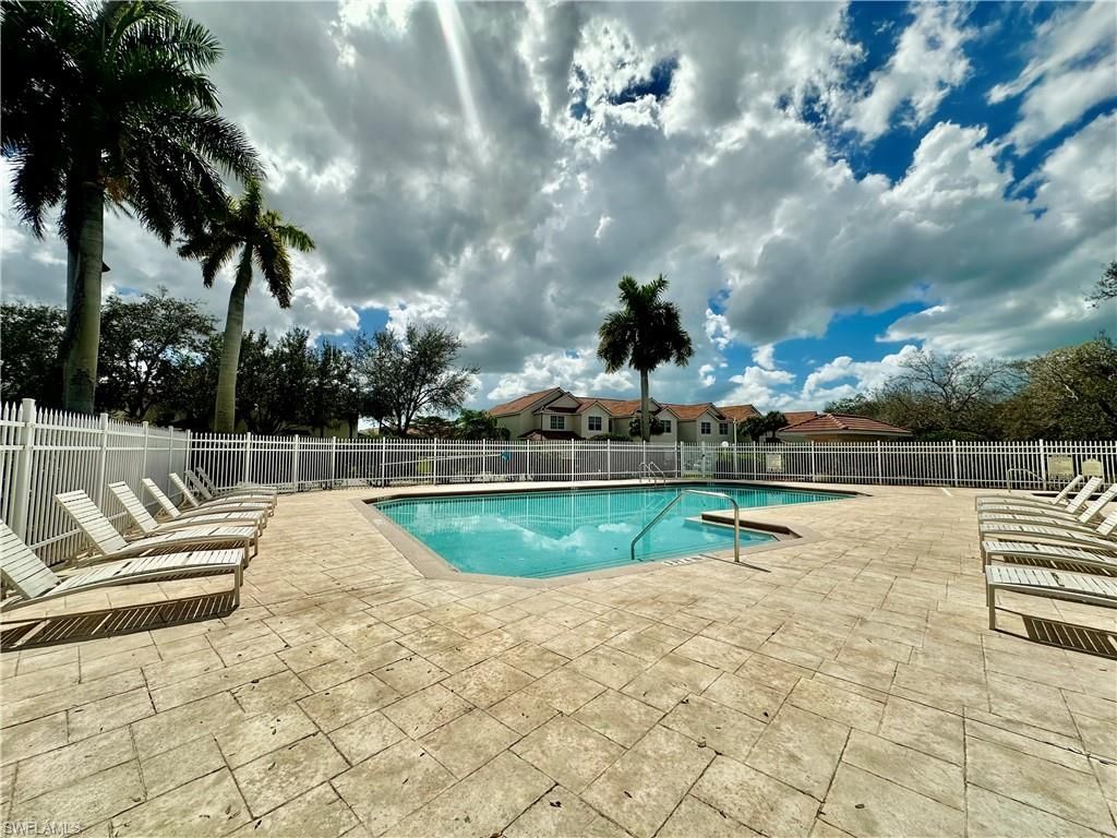 996 Hampton Cir , Unit 71, Naples, FL 34105 Photo