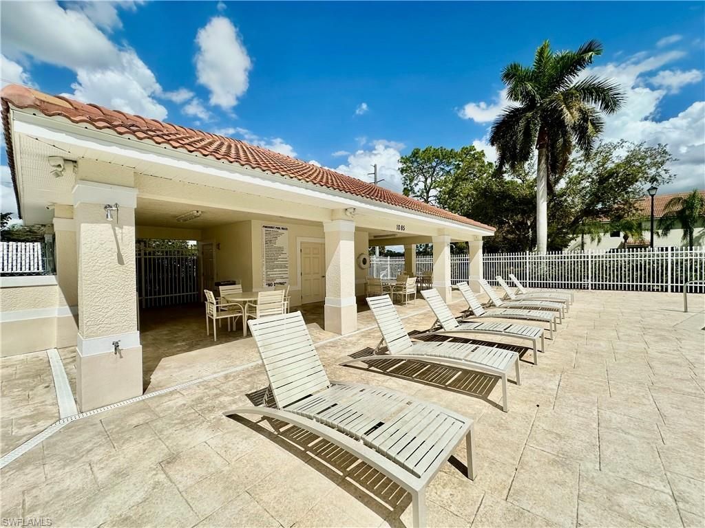 996 Hampton Cir , Unit 71, Naples, FL 34105 Photo
