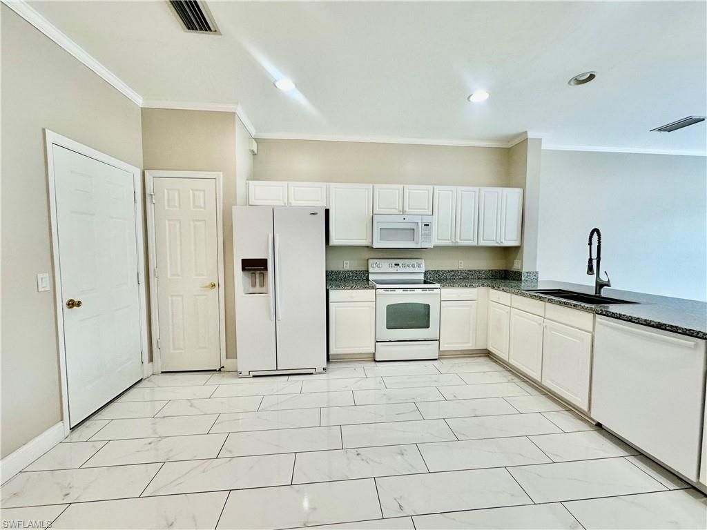 996 Hampton Cir , Unit 71, Naples, FL 34105 Photo