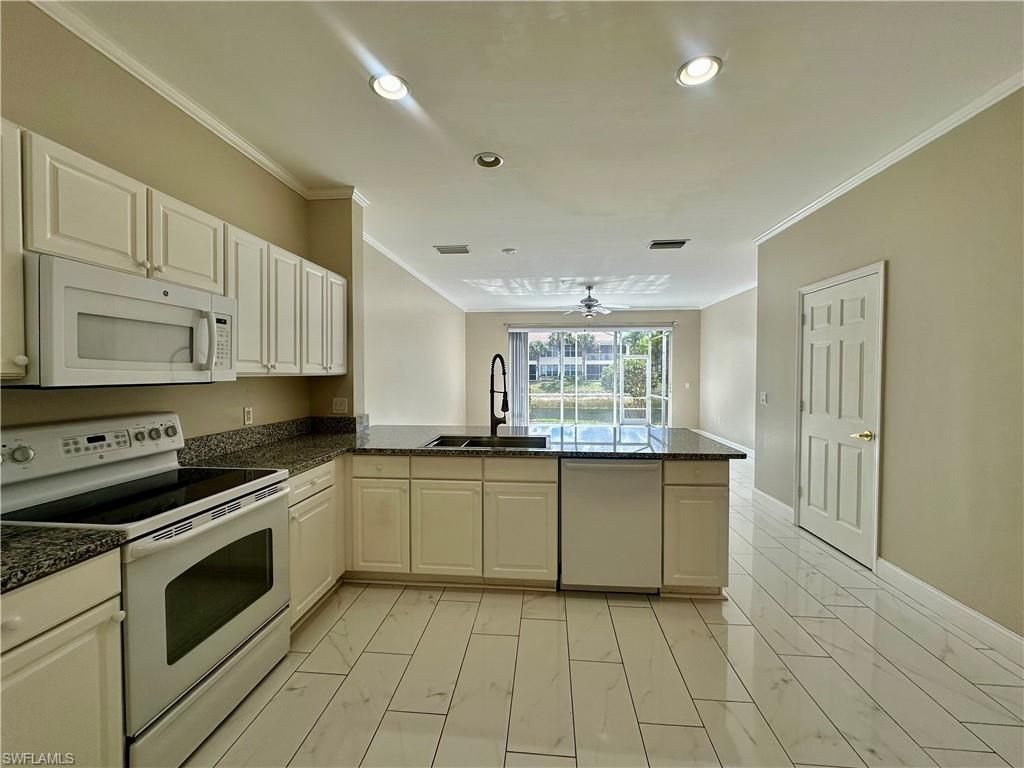 996 Hampton Cir , Unit 71, Naples, FL 34105 Photo