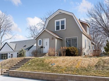 133 10th Avenue N, Hopkins, MN 55343