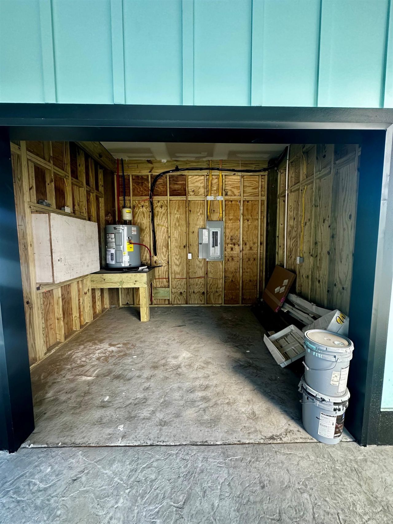 6001 - M-58 S Kings Hwy. Photo 11