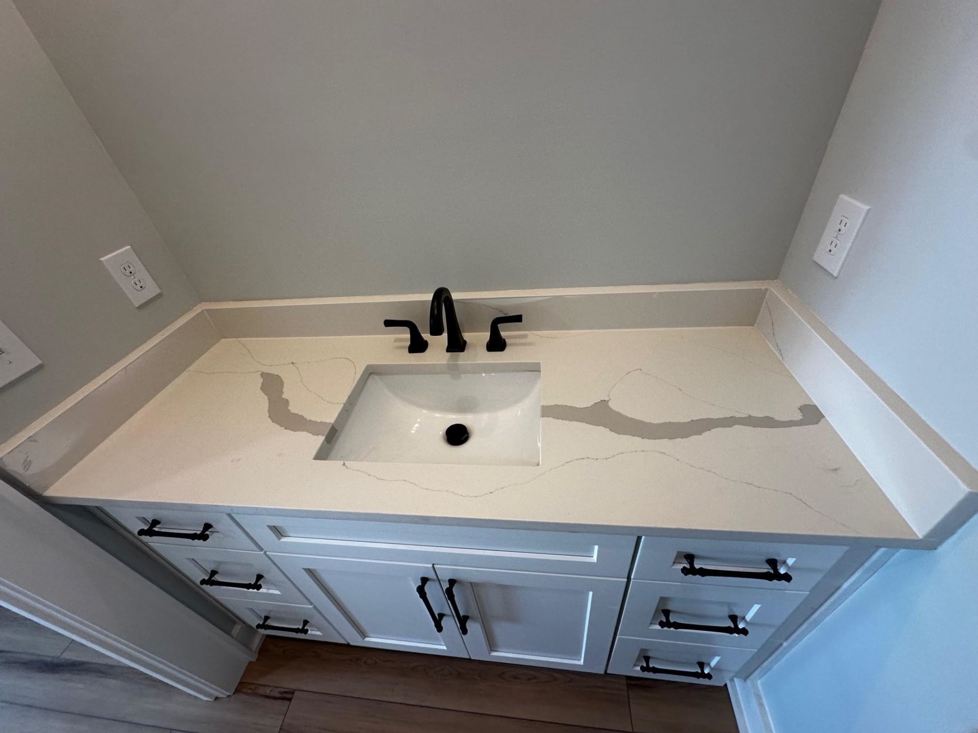 6001 - M-58 S Kings Hwy. Photo 32