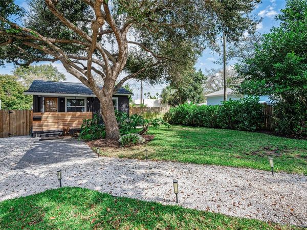 4917 OXFORD AVENUE N, ST PETERSBURG, FL 33710