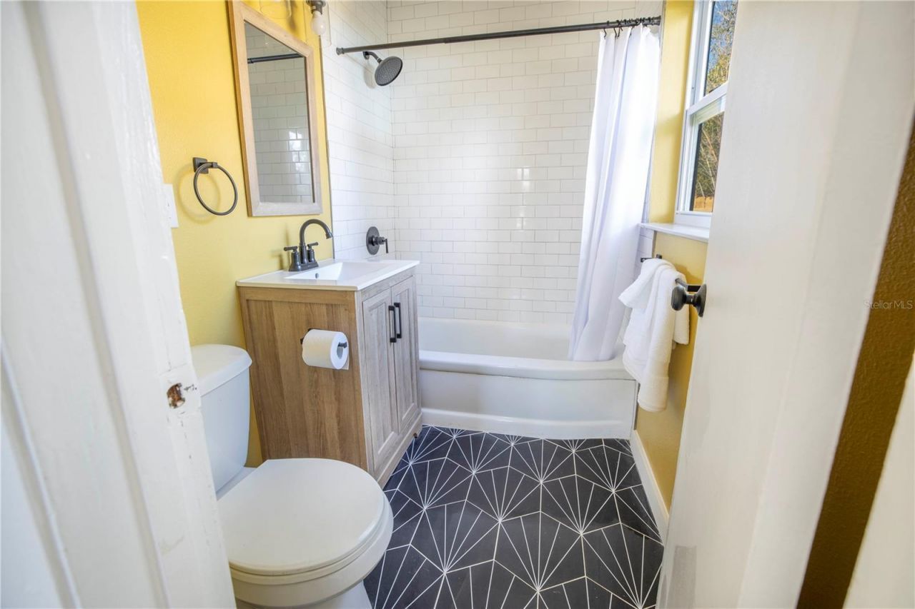 4917 Oxford Avenue N, Saint Petersburg, FL 33710 Photo