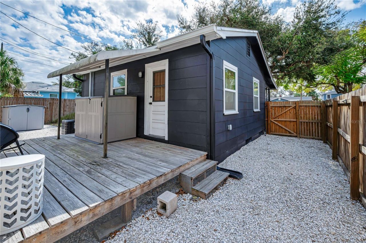 4917 Oxford Avenue N, Saint Petersburg, FL 33710 Photo