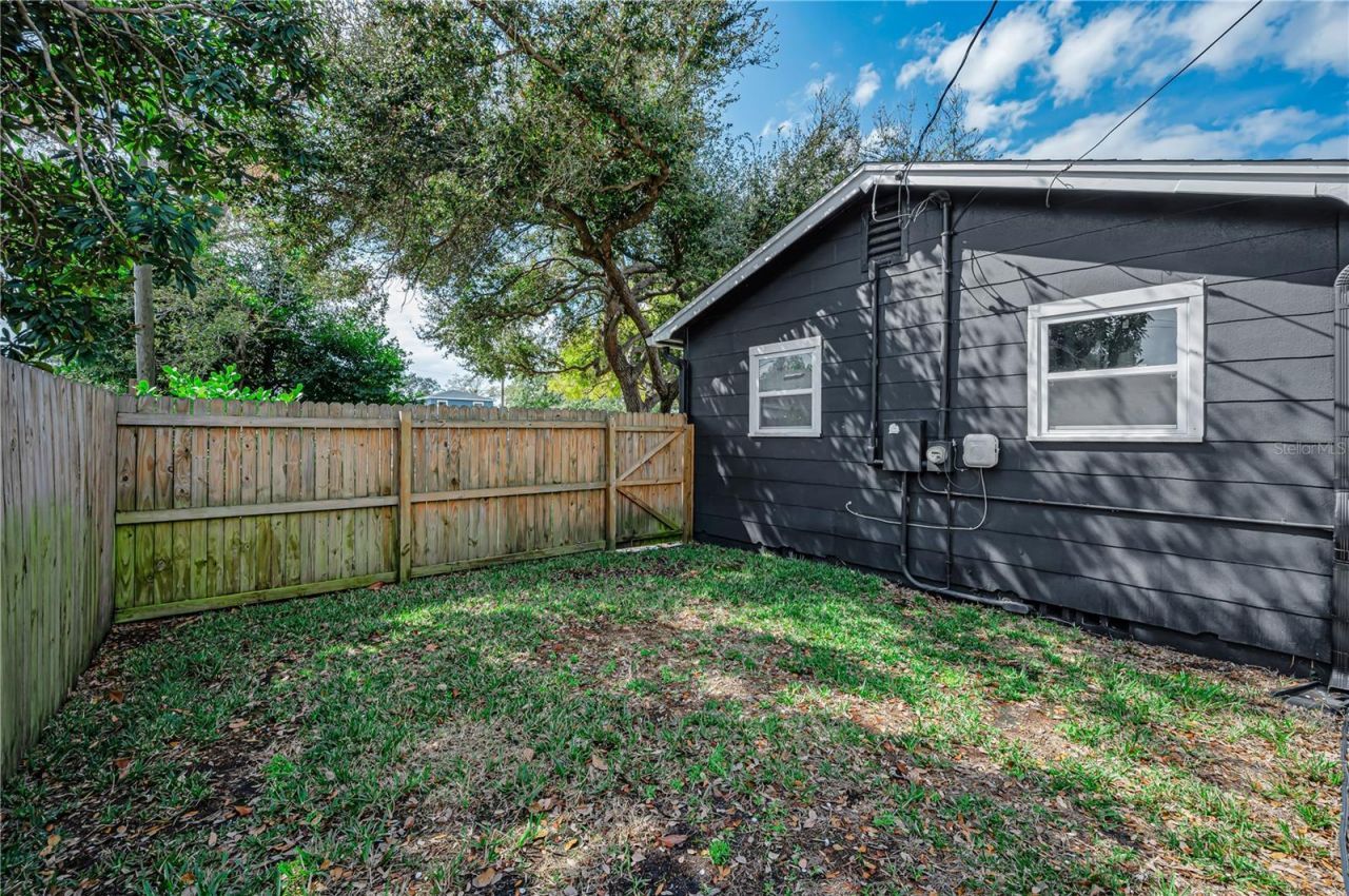 4917 Oxford Avenue N, Saint Petersburg, FL 33710 Photo