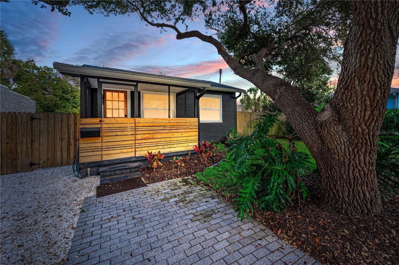 4917 Oxford Avenue N, Saint Petersburg, FL 33710 Photo