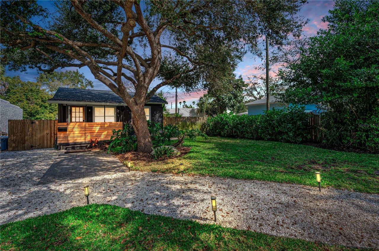 4917 Oxford Avenue N, Saint Petersburg, FL 33710 Photo