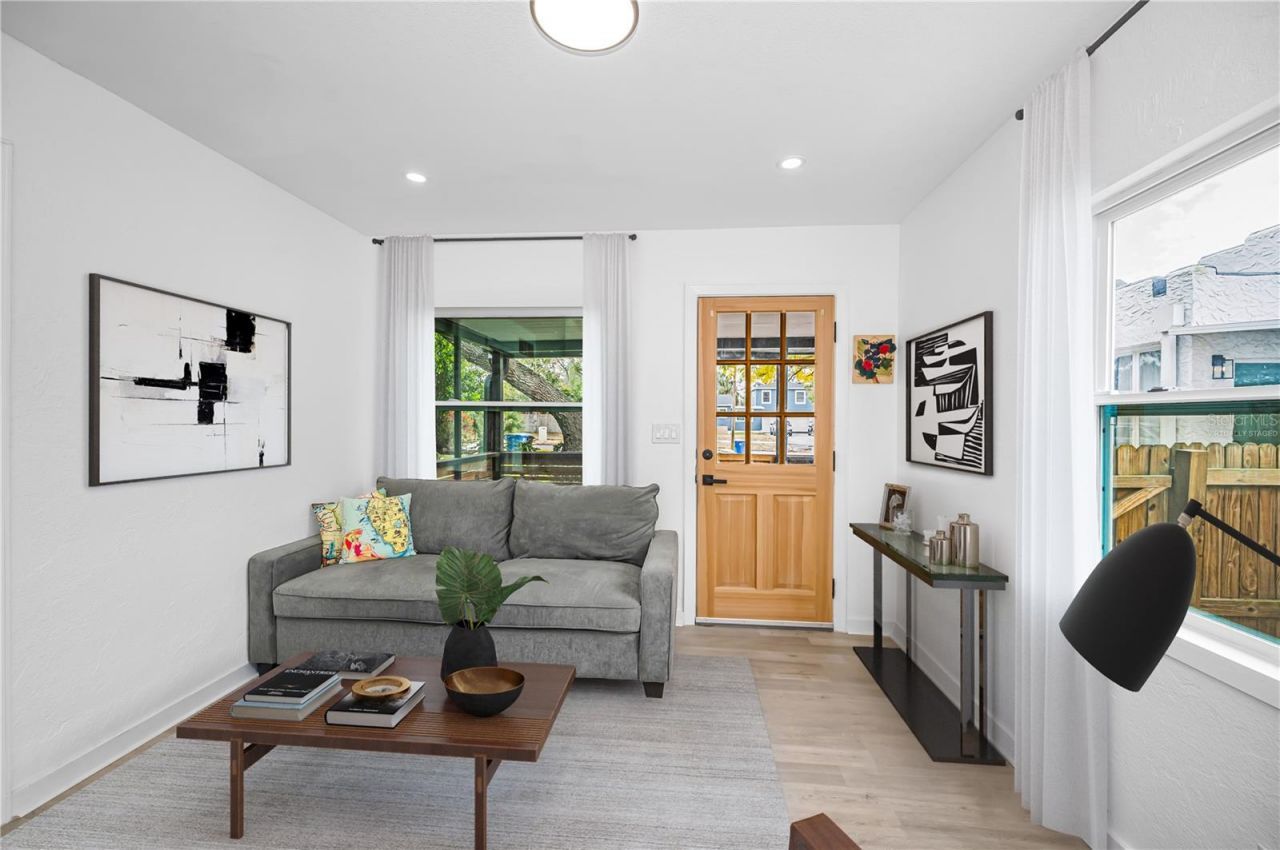 4917 Oxford Avenue N, Saint Petersburg, FL 33710 Photo