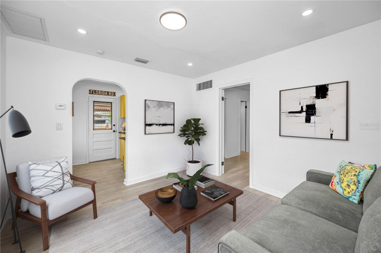 4917 Oxford Avenue N, Saint Petersburg, FL 33710 Photo