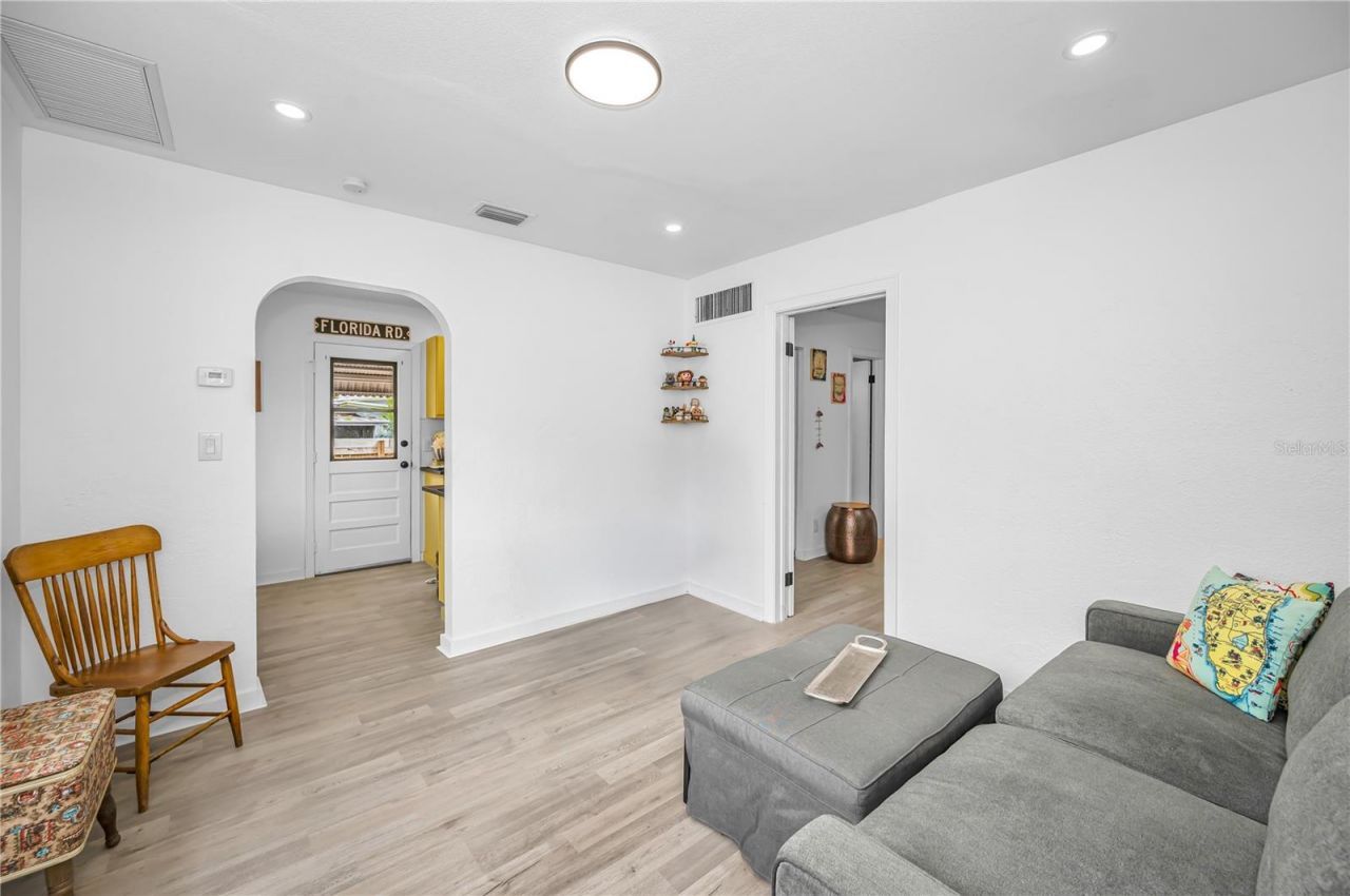 4917 Oxford Avenue N, Saint Petersburg, FL 33710 Photo