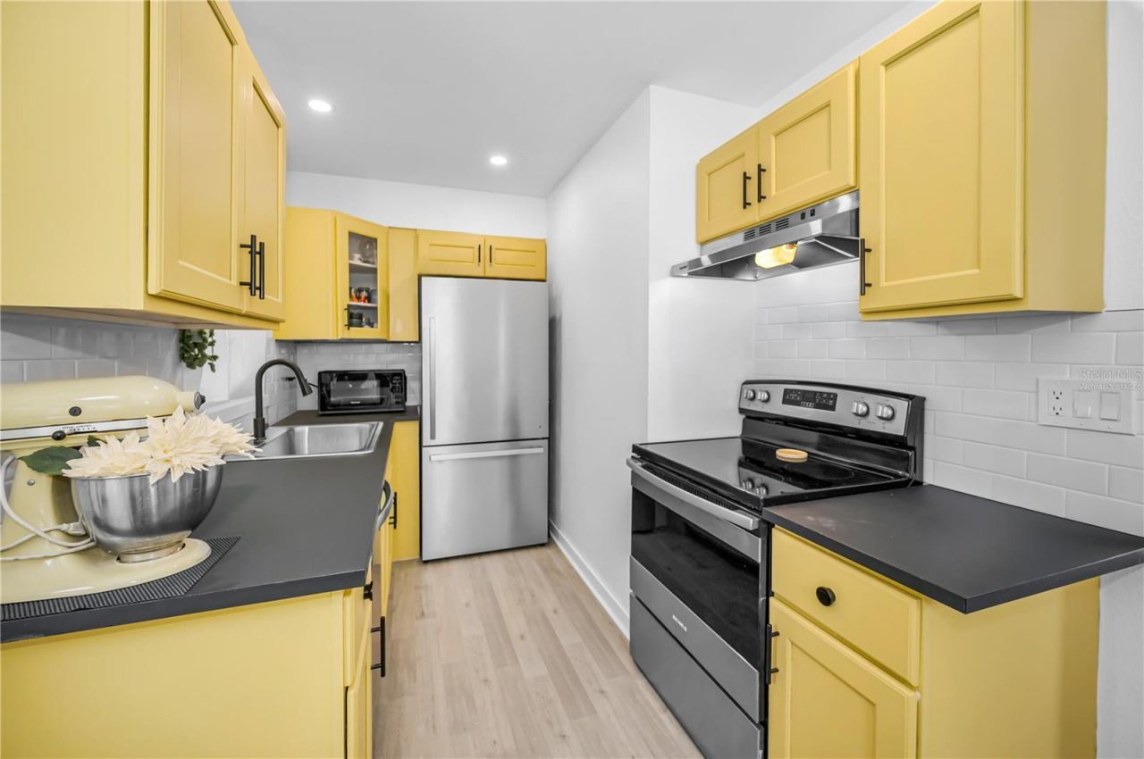 4917 Oxford Avenue N, Saint Petersburg, FL 33710 Photo