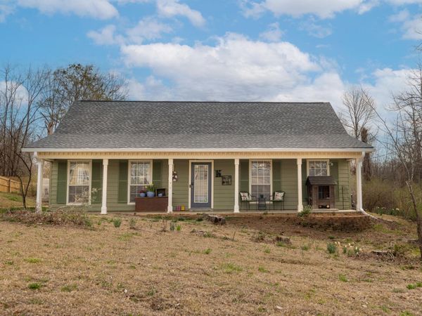 102 Northgate Dr., Starkville, MS 39759