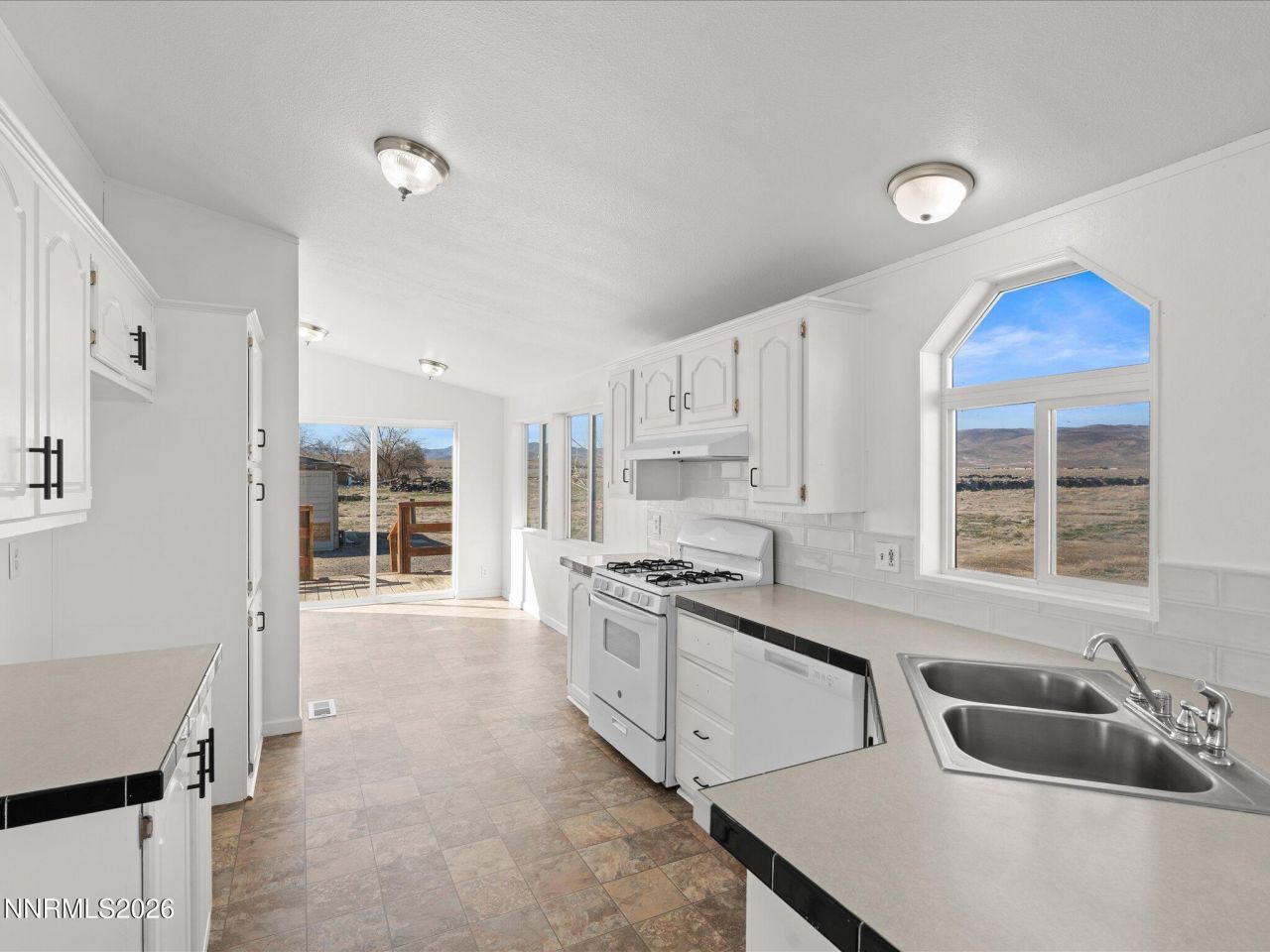 1640 W Fir Avenue, Silver Springs, NV 89429 Photo