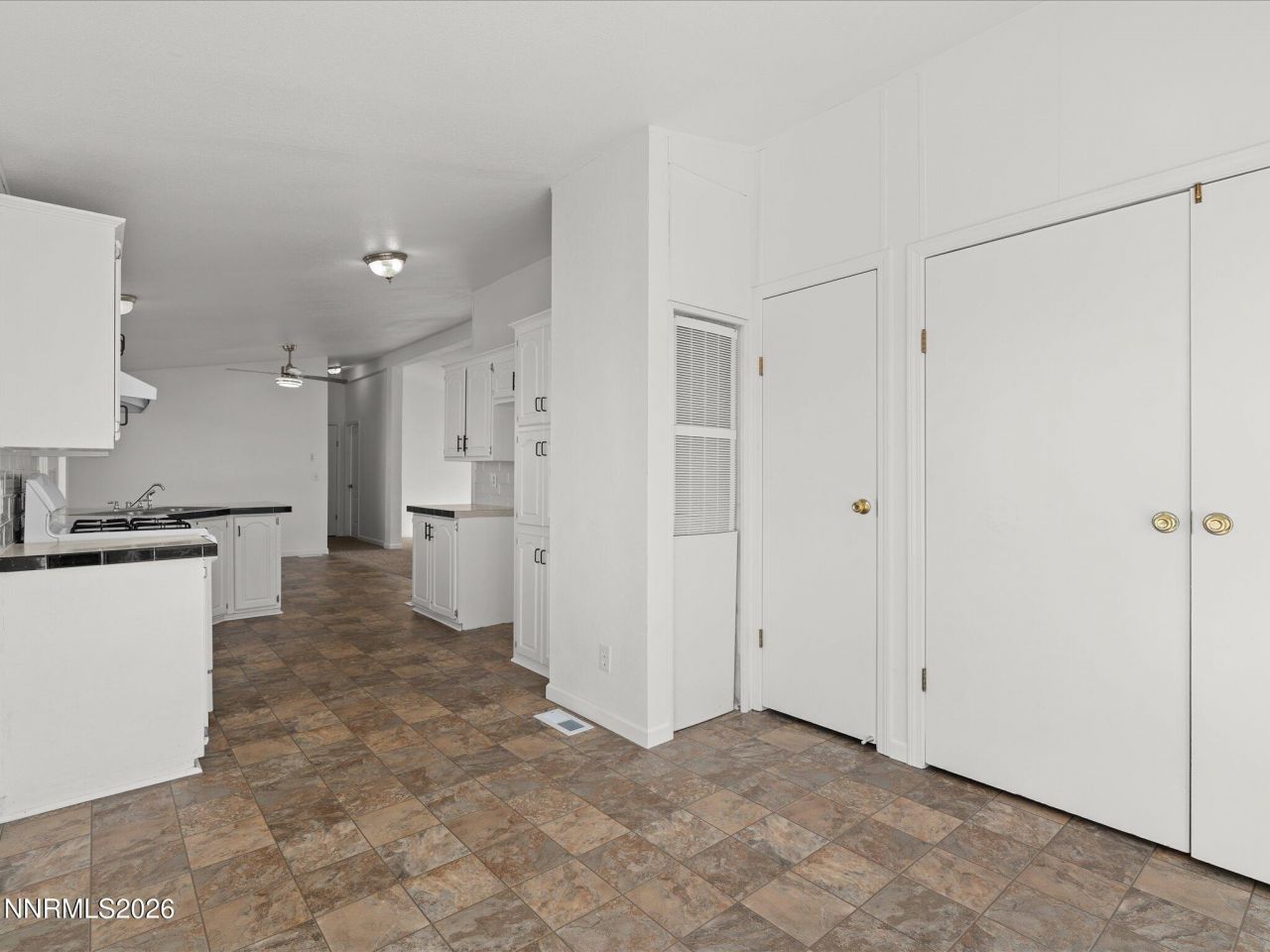 1640 W Fir Avenue, Silver Springs, NV 89429 Photo