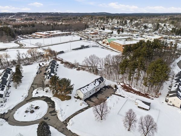 91 Frederick St, Unit 77, Dracut, MA 01826