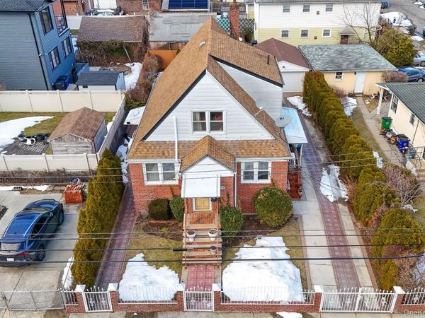 22039 136th Avenue, Laurelton, NY 11413