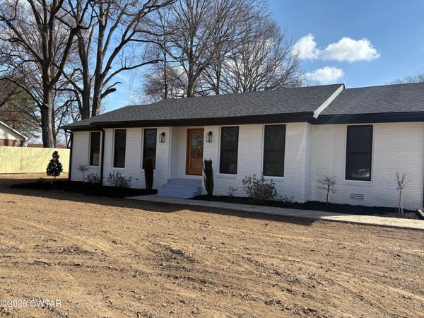 262 W University Parkway, Jackson, TN 38305