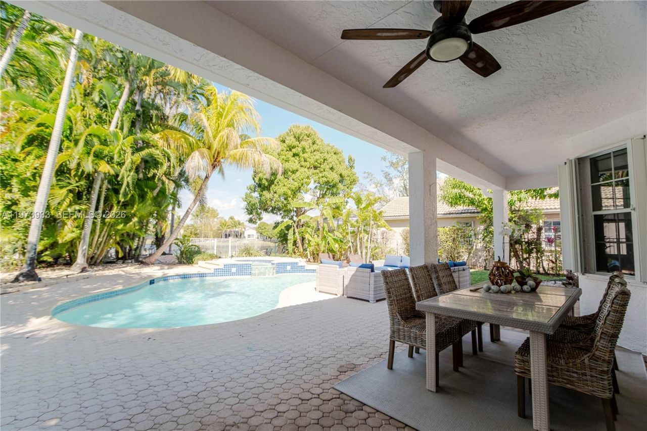 362 Lake Crest Ct, Weston, FL 33326 Photo