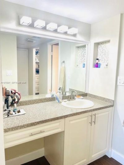 3675 N Country Club Dr , Unit 708, Aventura, FL 33180 Photo