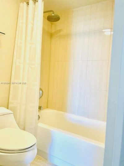 3675 N Country Club Dr , Unit 708, Aventura, FL 33180 Photo