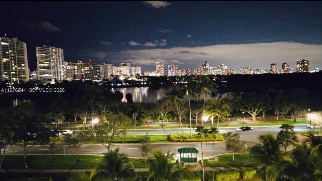 3675 N Country Club Dr , Unit 708, Aventura, FL 33180 Photo