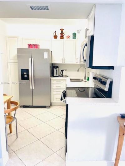 3675 N Country Club Dr , Unit 708, Aventura, FL 33180 Photo