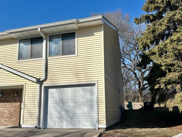 1621 City View Drive, Eagan, MN 55121