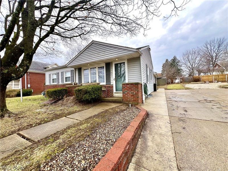 325 Mckinley Avenue NW, Carrollton, OH 44615 Photo 2