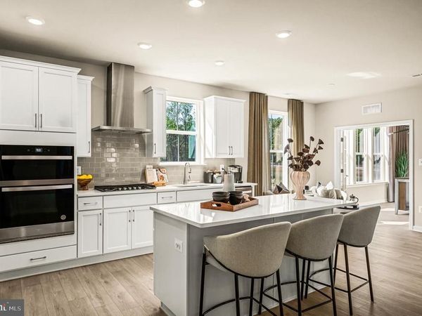 916 RESORT BOULEVARD, DOVER, DE 19904