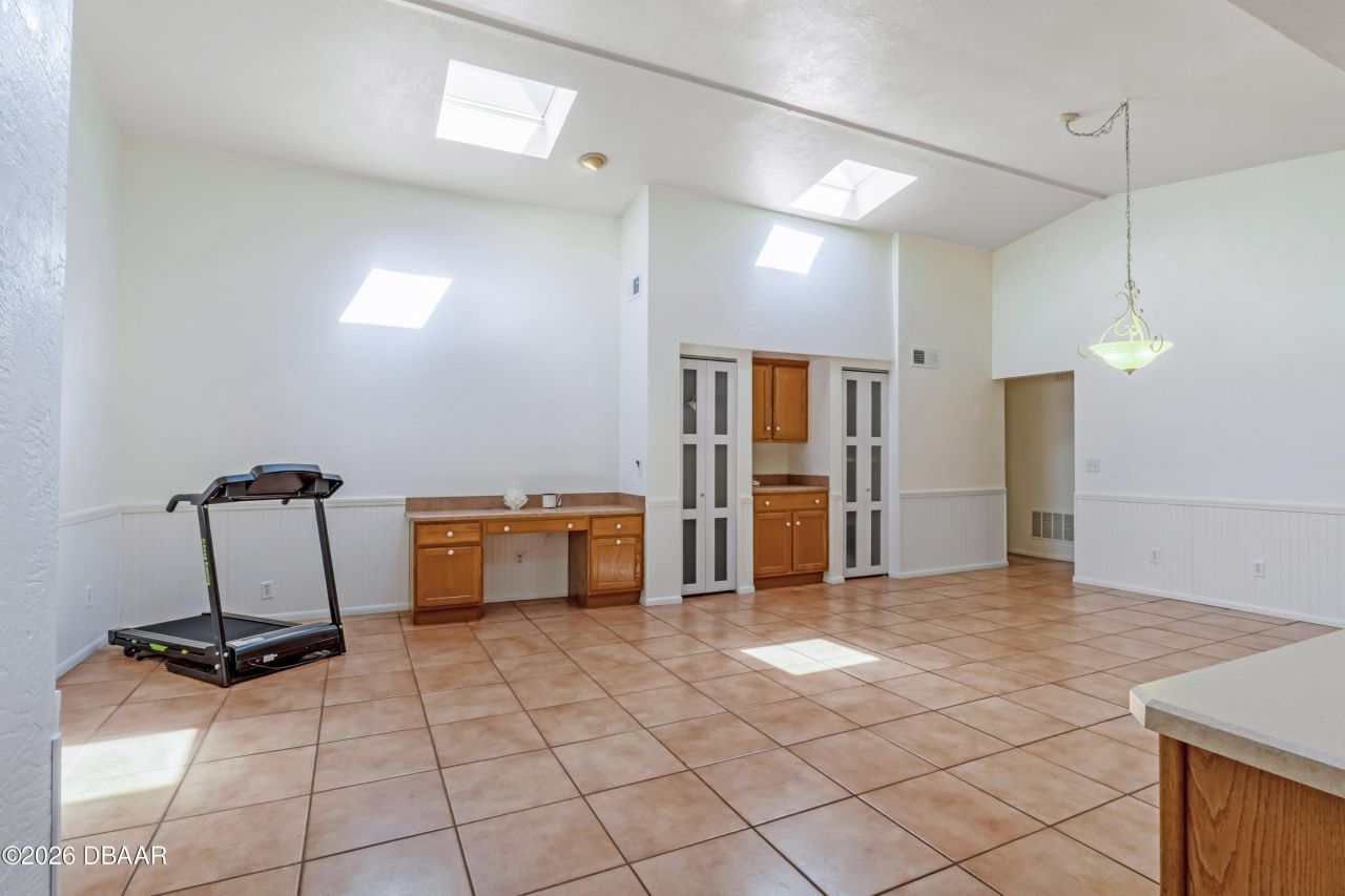 1124 N Halifax Avenue, Daytona Beach, FL 32118 Photo