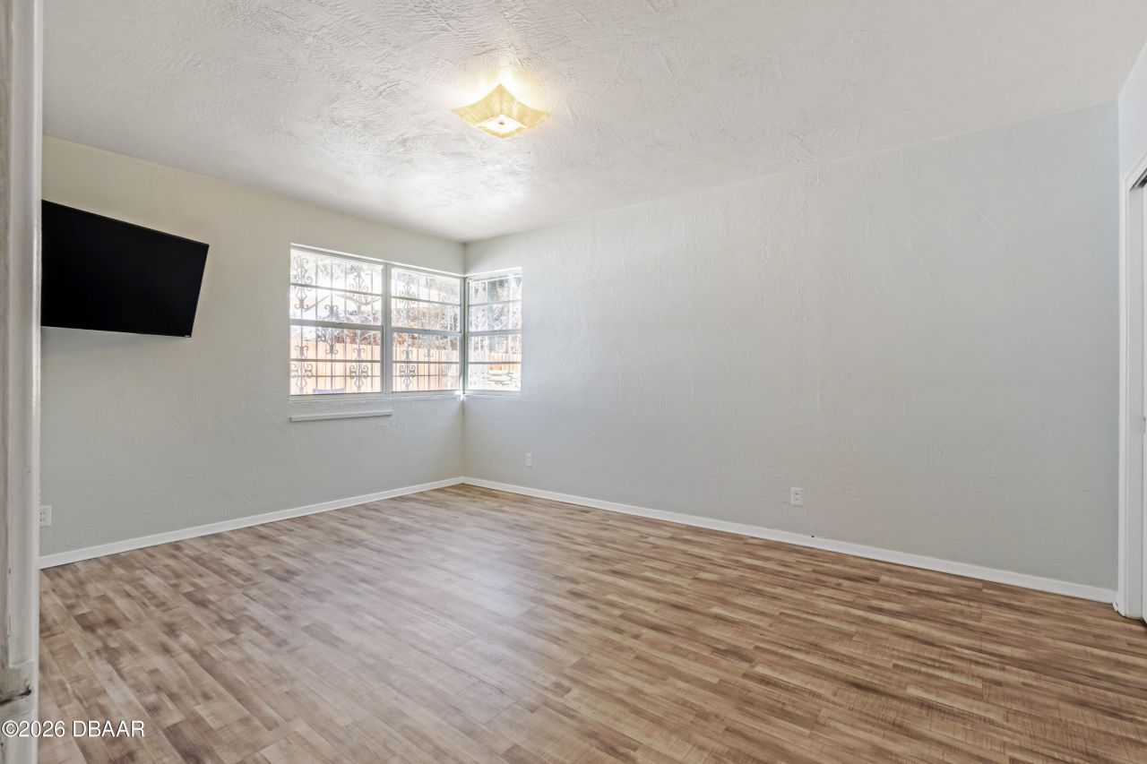 1124 N Halifax Avenue, Daytona Beach, FL 32118 Photo