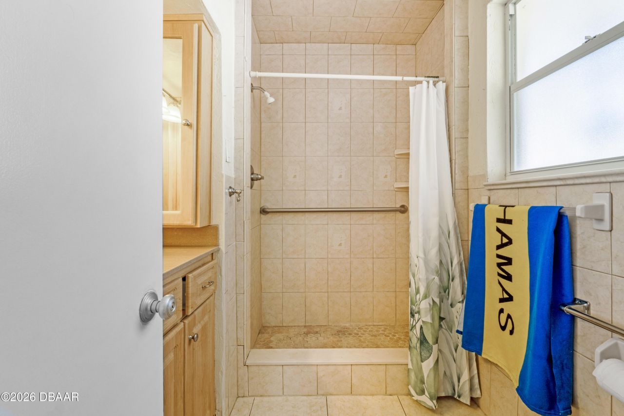 1124 N Halifax Avenue, Daytona Beach, FL 32118 Photo