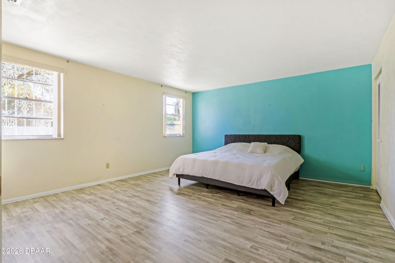 1124 N Halifax Avenue, Daytona Beach, FL 32118 Photo